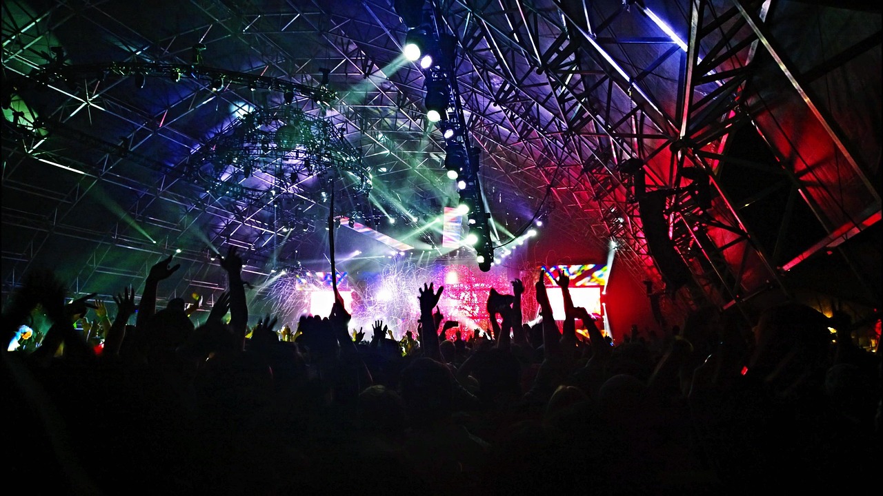 Audience, band, concert — What You Should Expect By Using A Toto SiteFor Your Business