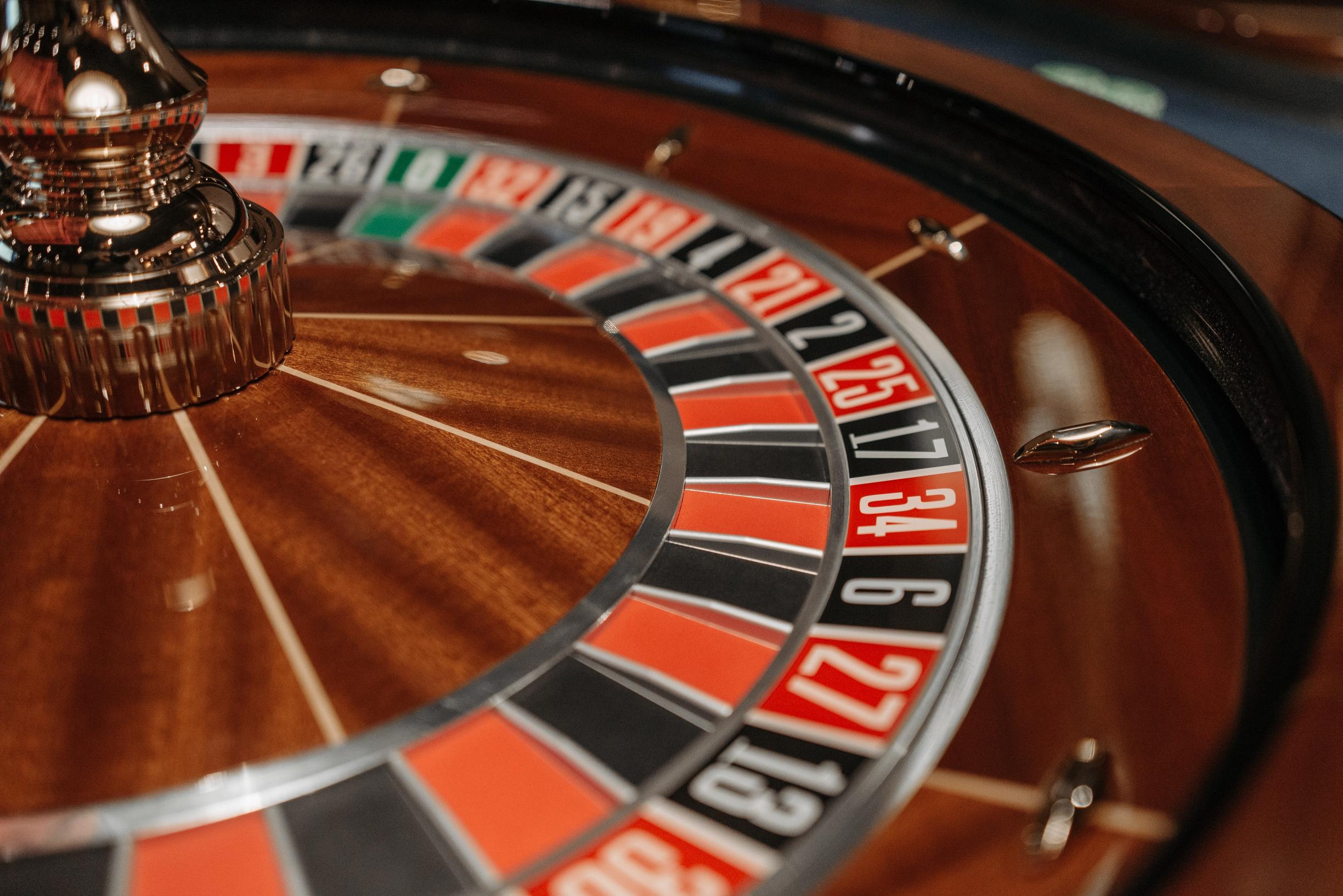Exploring the Live Casino Experience Offered by BET88